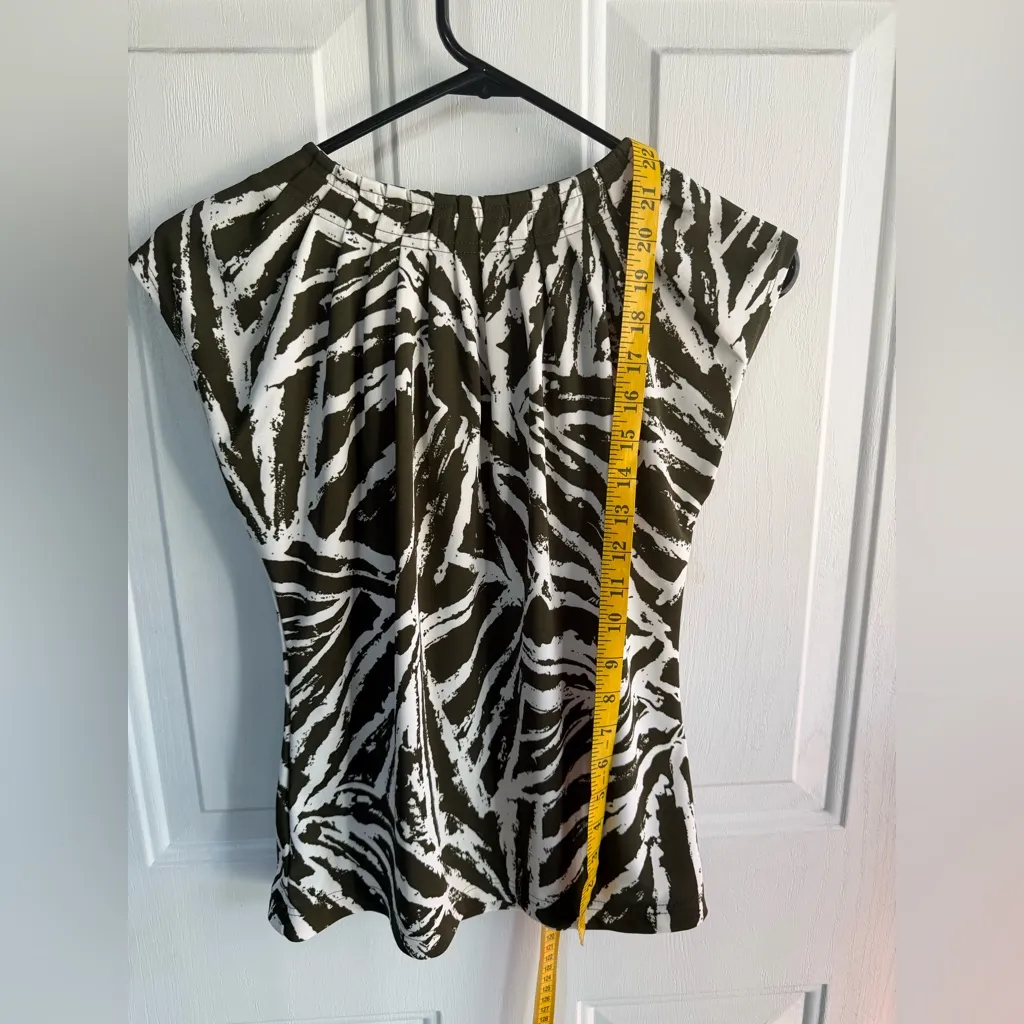 LIZ CLAIBORNE Green White Abstract Print Blouse Pleated Cap Sleeve =Size S= NWOT - Image 6