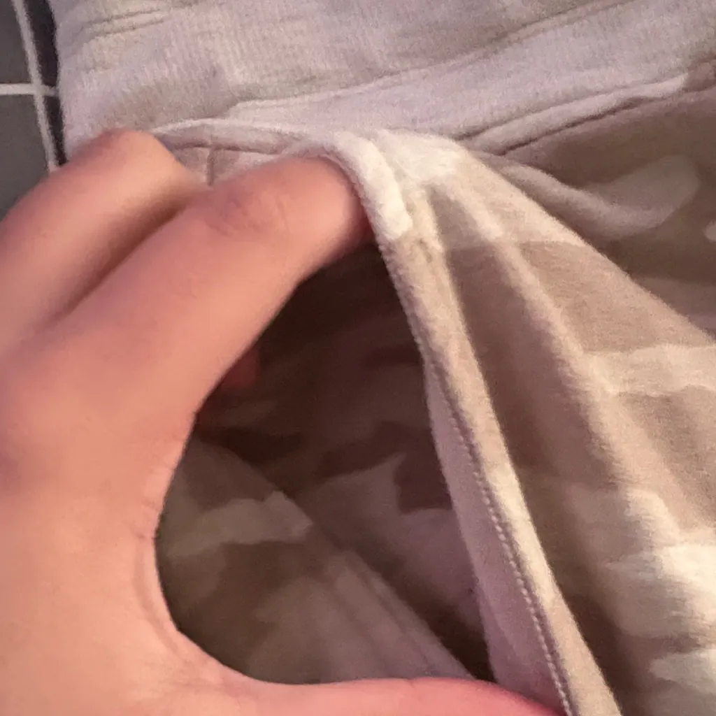 Athleta Beige Camouflage Joggers - Image 5