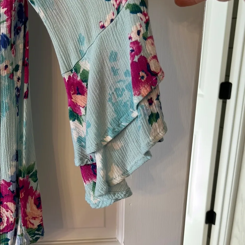 Newbury Kustom Blue and Pink Blouse with Floral Print and Flared Sleeves - Image 9