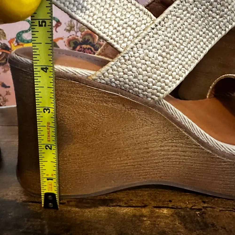 NWOT Lucky Brand Dk Natural  Remy Stretch Delukah Platform Wedge Heels, Size 9M - Image 11