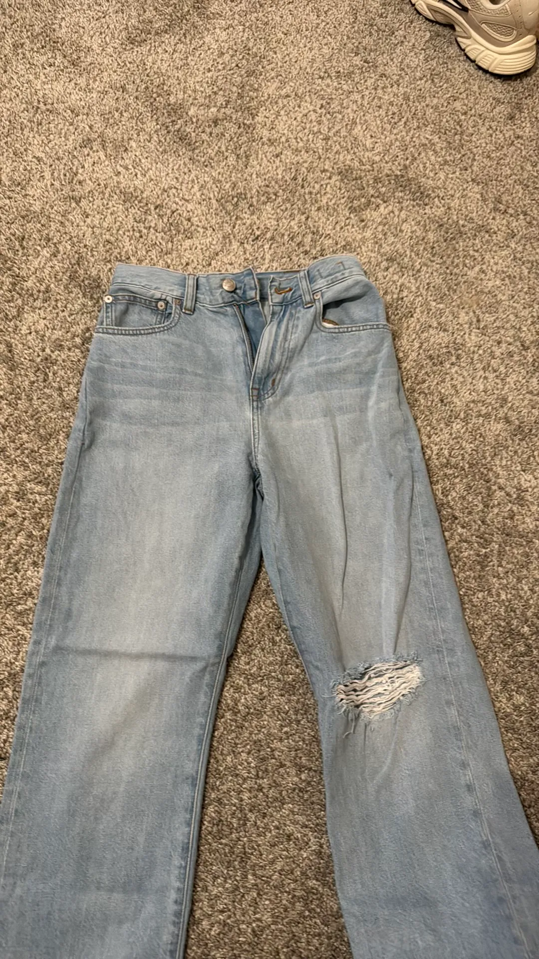 Madewell 90s Straight Jeans - Image 9