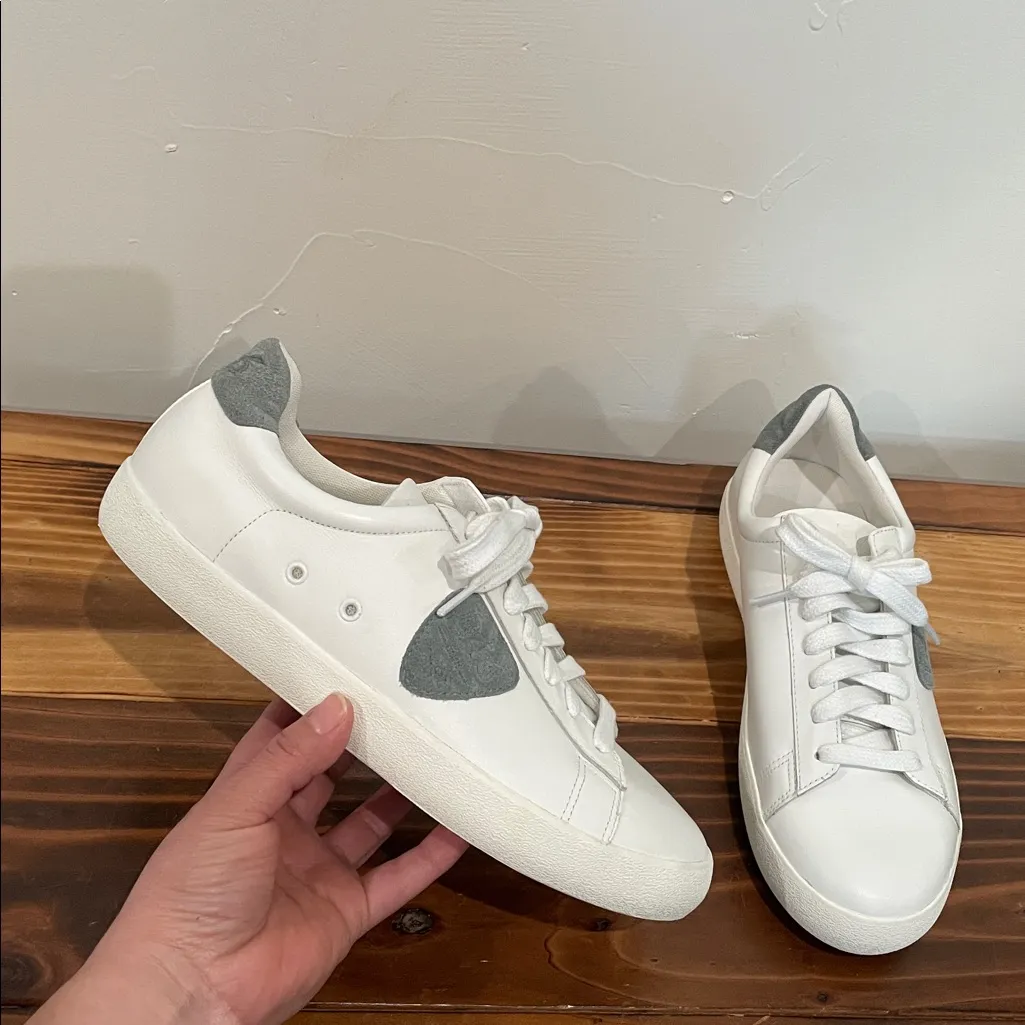 Bernardo Tatum Leather Logo Sneakers Low-Top Sneakers B46 NWOT Size 9 - Image 4