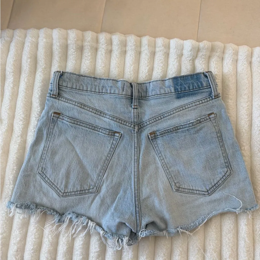 Abercrombie & Fitch Mom Shorts High Rise Light Wash - Image 5