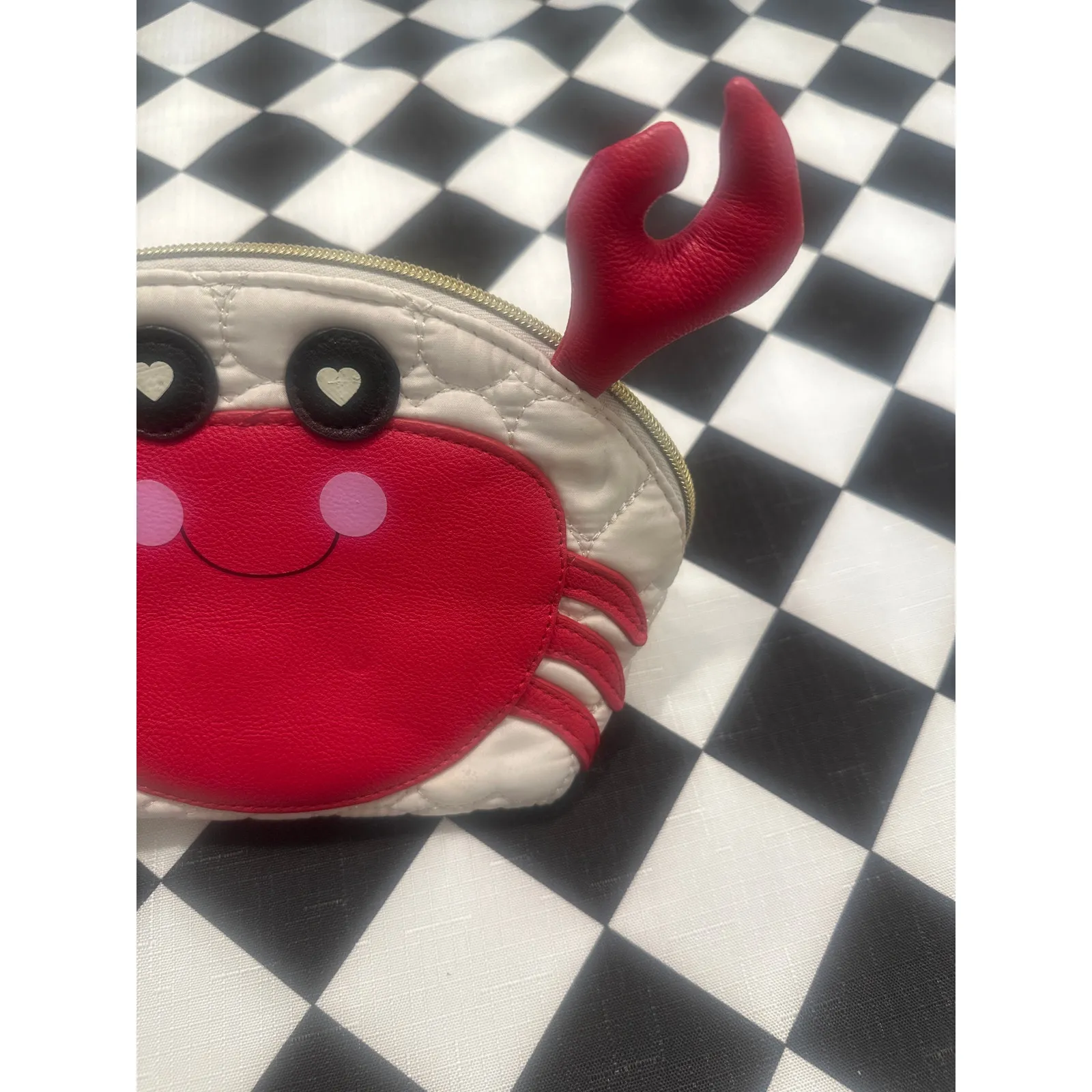 Betsy Johnson Clutch cosmetic bag crab Kitsch travel read - Image 2