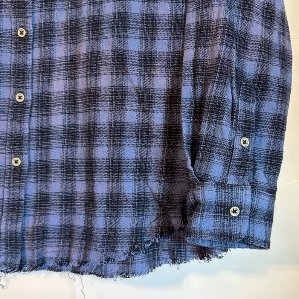 Lucky Brand 🍀 Blue and Black Plaid Flannel Button Down Shirt Size M - Image 9