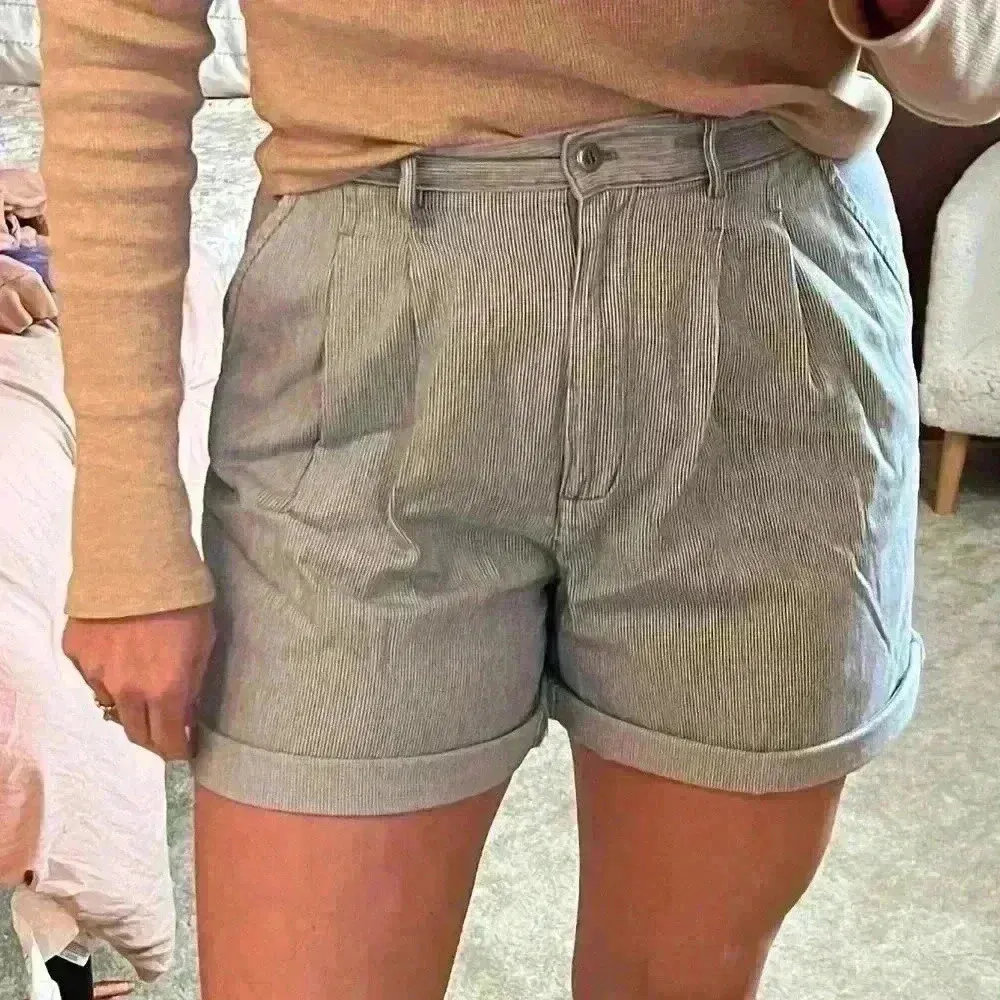 VTG Christopher & Banks Pleated Shorts 10 - Image 7