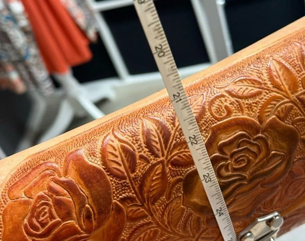 Vintage Handmade Tooled Leather Purse Made in Mexico - Image 10