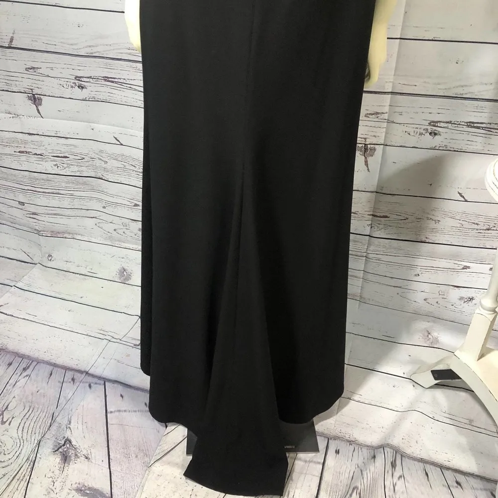 Vera Wang Floor Length Black Gown Cut Out Neckline and train on the back! - Image 10