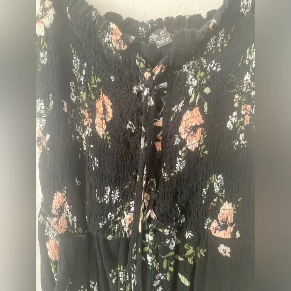 Lily Rose Romper Womens Medium Black Multi Floral Smocked Ruffle Sleeveless - Image 4