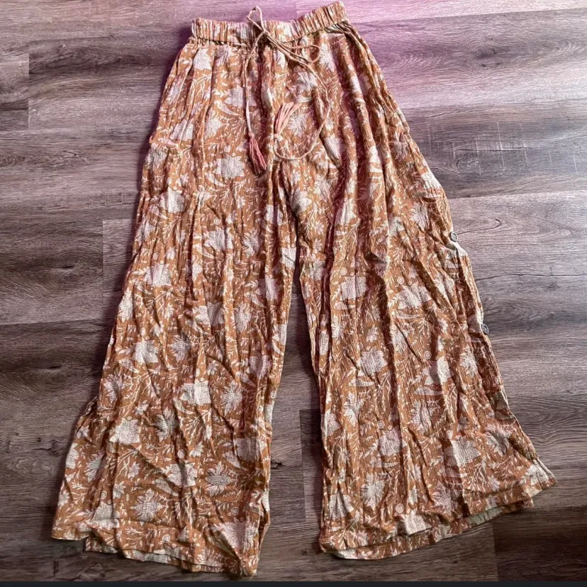 Jens pirate booty floral wide leg button up pants classic designer revolve boho - Image 3