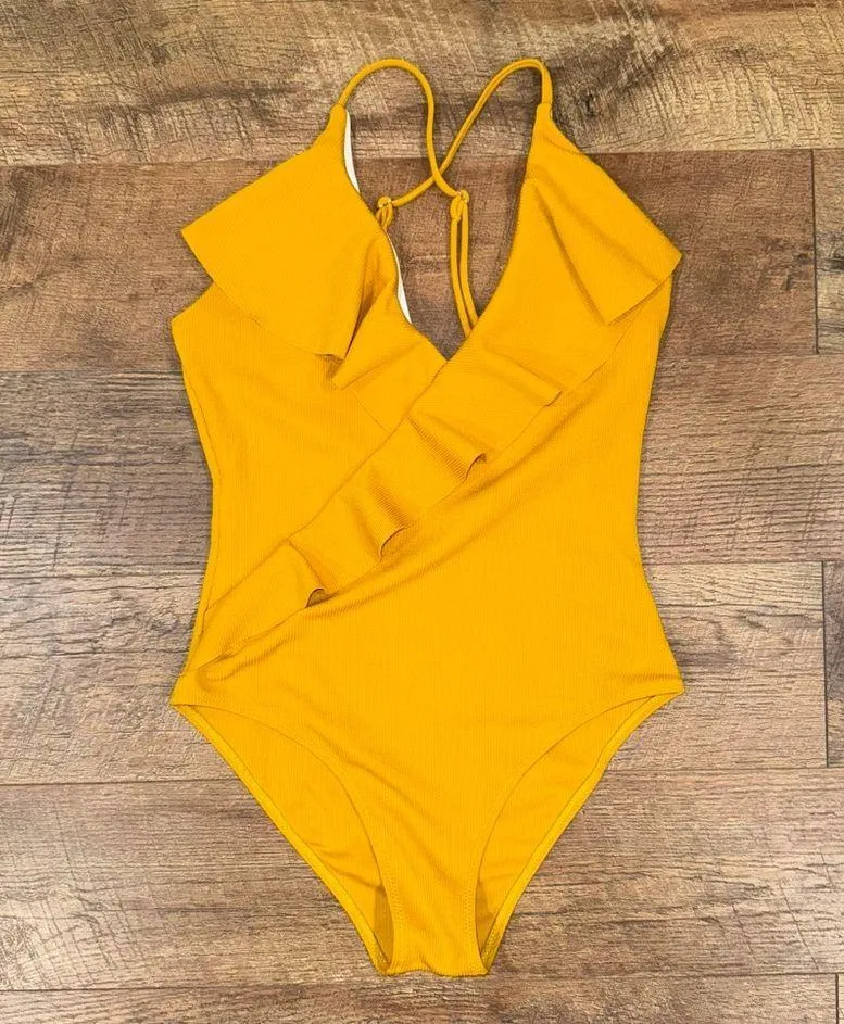 Cupshe  Divine Destiny Solid One-piece Swimsuit - Image 9