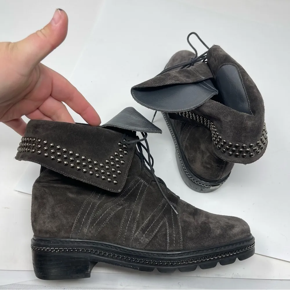 Stuart Weitzman 'Yadastud' Biker Ankle Grey Suede Boots sz 7 - Image 9