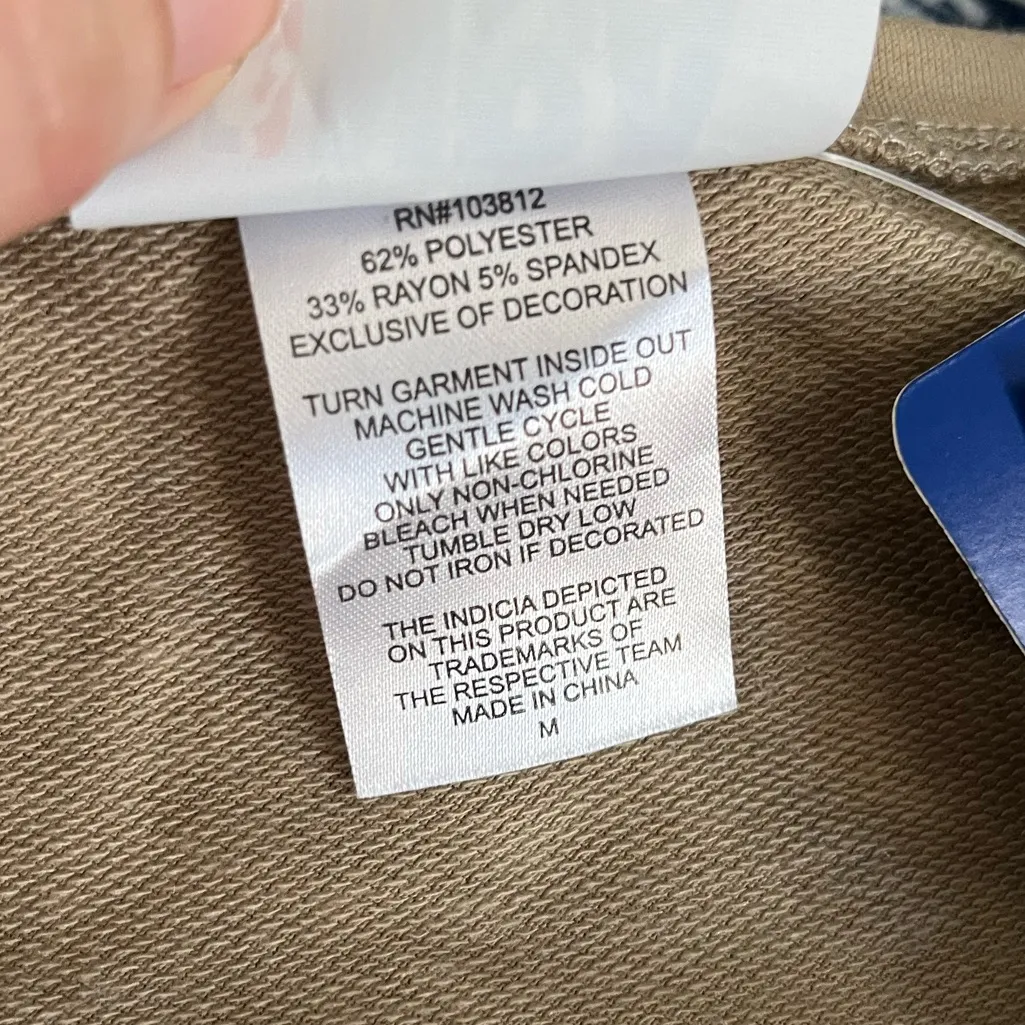 NWT! NBA Washington Wizards Women’s Long Sleeve Crew Neck T-Shirt 22.5” P2P - Image 3