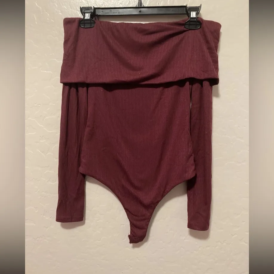 AFRM OFF SHOULDER MAROON RUBBED LONG SLEEVE BODYSUIT | XS Red - Image 3