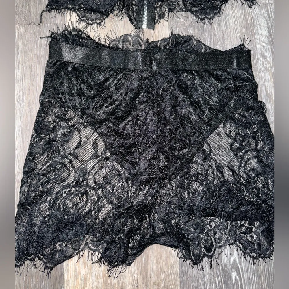Black Lace Lingerie Set - Image 2
