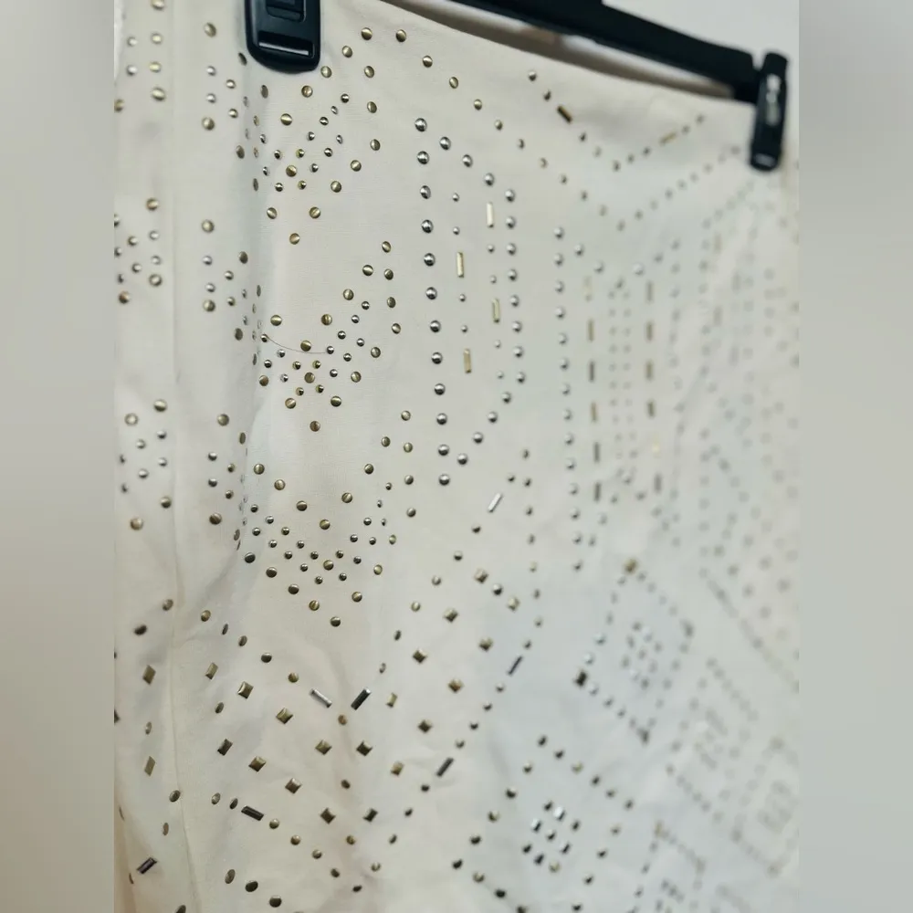 White House Black Market Pencil Skirt Embroidered Studded Lined Ivory Size 4 - Image 3