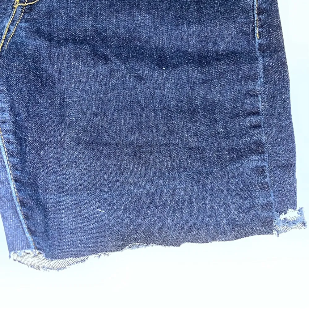 LEVI’S 515 Women’s Dark Wash Blue Denim Cut Off Jean Shorts 8 Medium - Image 5