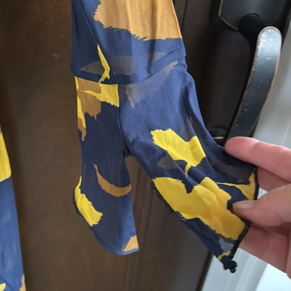 EUC CAbi Midnight Strech Dress Navy Gold Size XS - Image 6