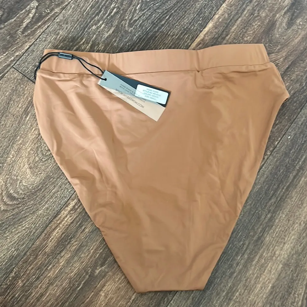 Hugo Bottom in Cedar - Image 5