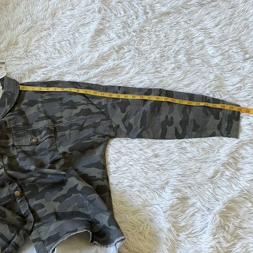 Mud Pie Women’s Oversized STERLING GREEN CAMO SHACKET size Medium - Image 11