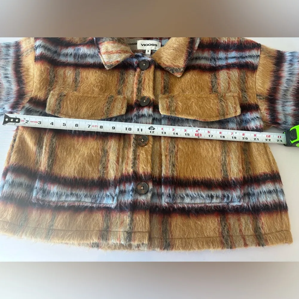 VIGOSS Women’s Cropped Tan Fuzzy Button‎ Up Jacket NWT Size Small - Image 7