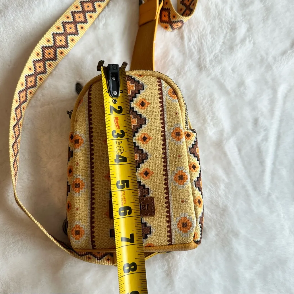 Wrangler Crossbody Bag with Card Wallet
Aztec Sling Bag Yellow NEW - Image 11