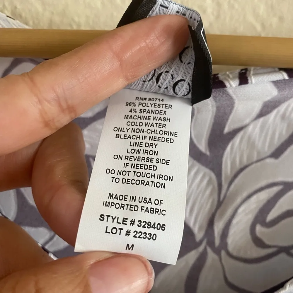 Floral cold shoulder blouse Size Medium - Image 7