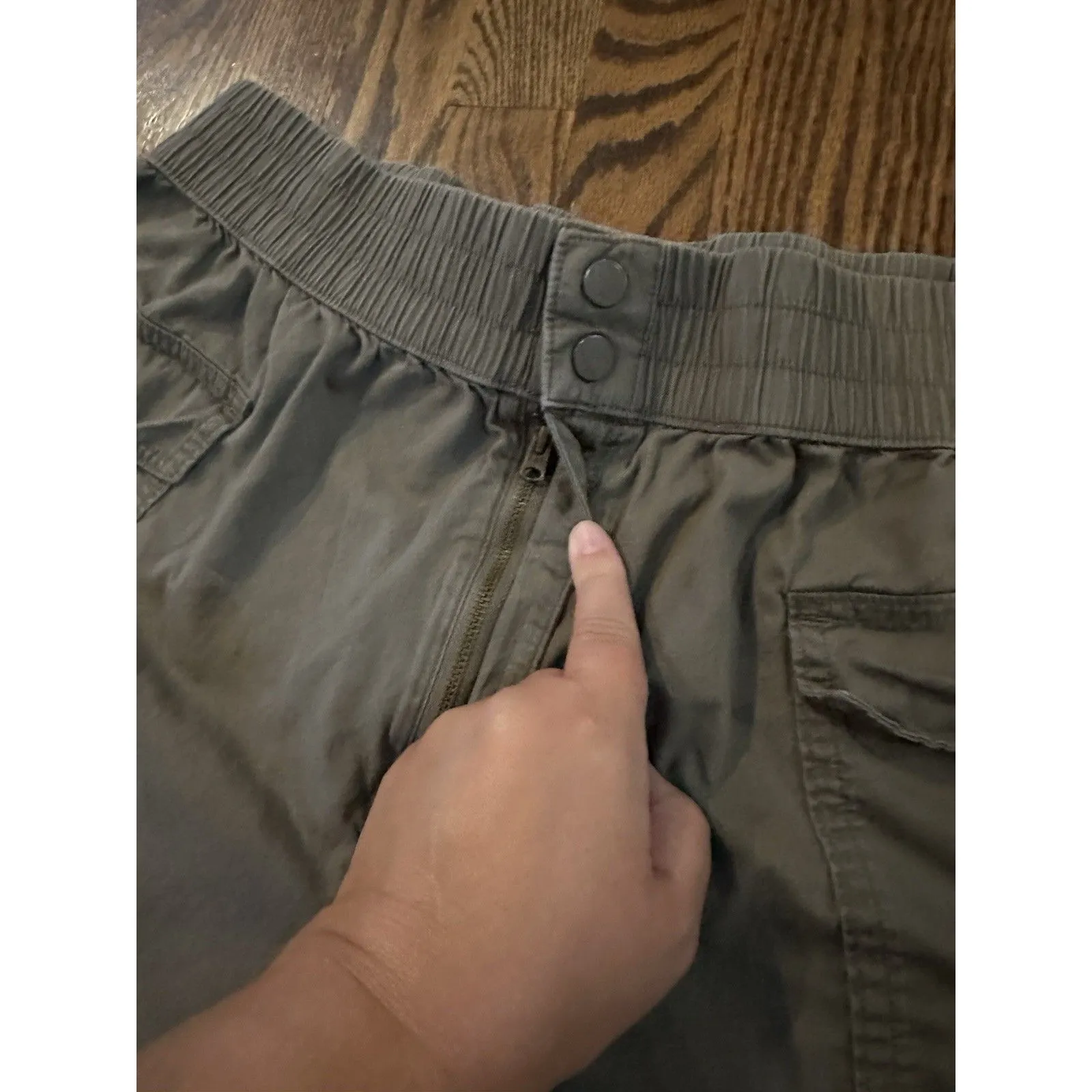 Abercrombie Women's Brown Green Khaki‎ Cargo Shorts Elastic Waist Cotton Size L - Image 6