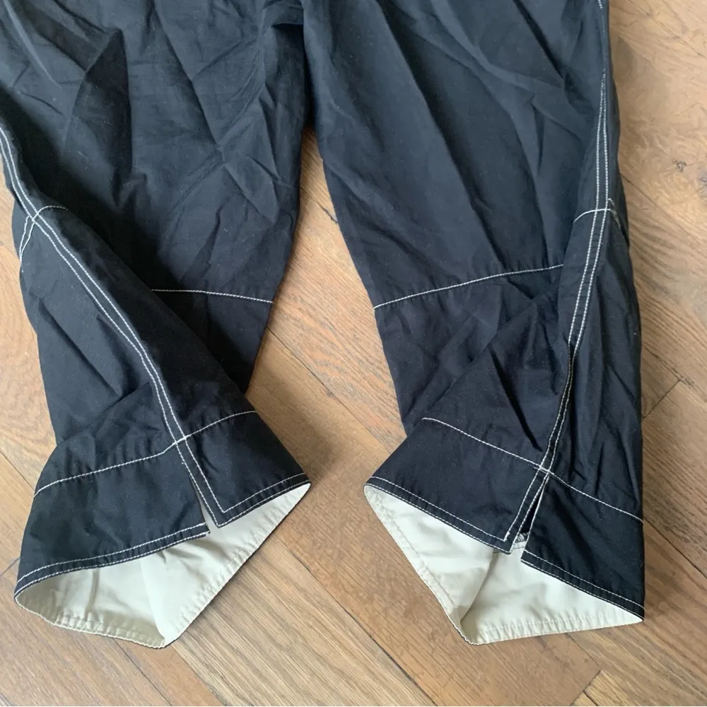 Nike Athletic Black Capri Cropped pants Size Medium - Image 10