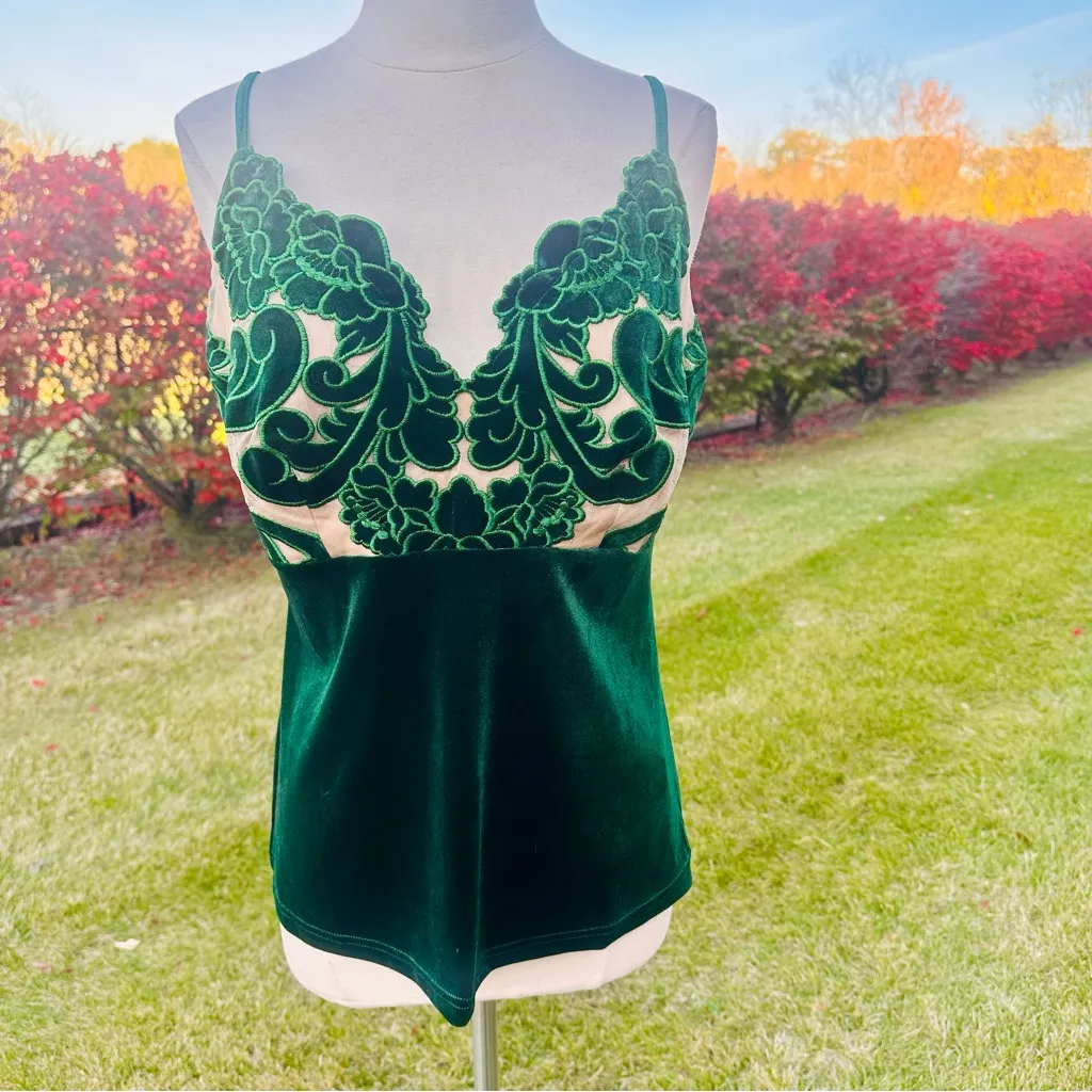 Boston Proper Elegant Green Velvet Camisole - Image 4