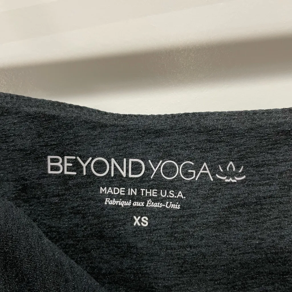 NWT Beyond Yoga SoftShine Wanderlust Cropped Tank in Stardust Foil Size XS - Image 10