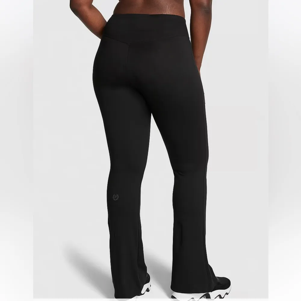 New‎ PINK
ULTIMATE FLARE LEGGINGS - Image 2