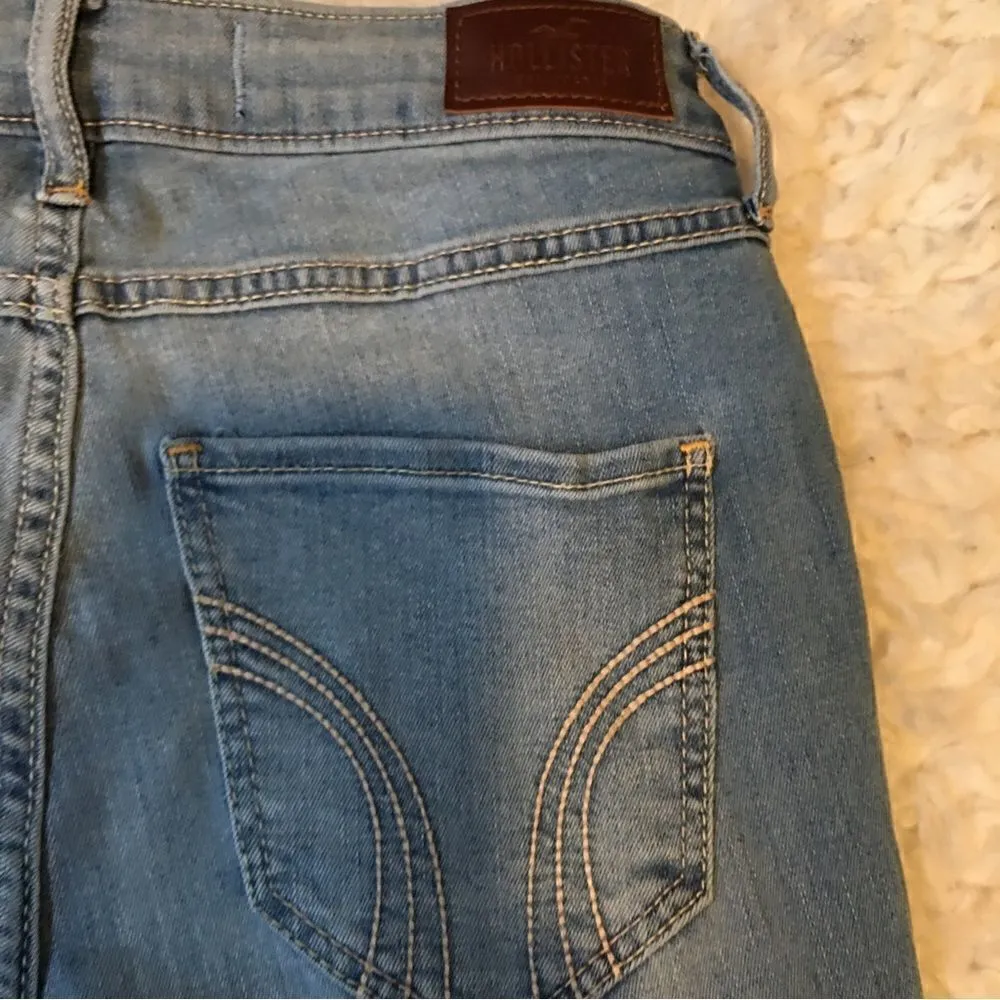 Hollister Curvy High Rise super skinny in lite wash - Image 4