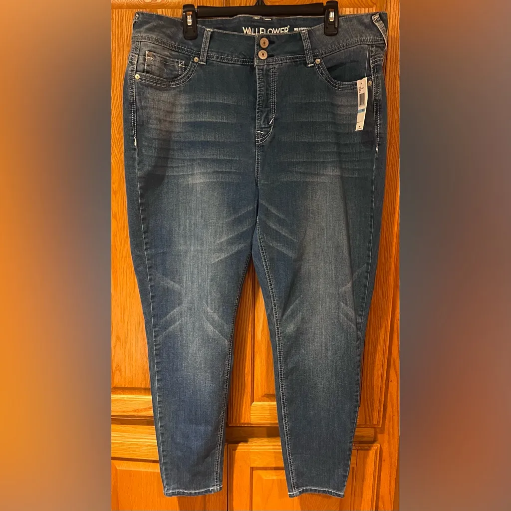 Wallflower‎ Instastretch® Luscious Curvy Bootcut Jeans in Paola Plus Size 20 Blue - Image 6