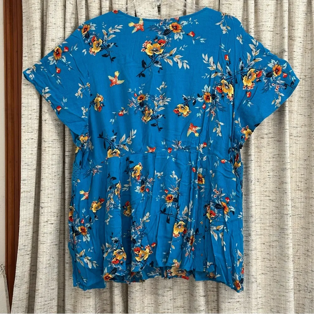 Babydoll Crinkle Gauze Crochet Inset Lace-Up Top - Image 5