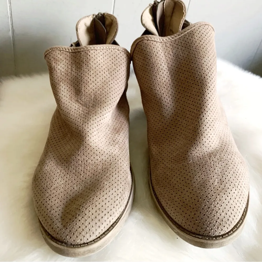 Maurices Nora Faux Leather Open Side Ankle Bootie Block Size 6.5 - Image 3