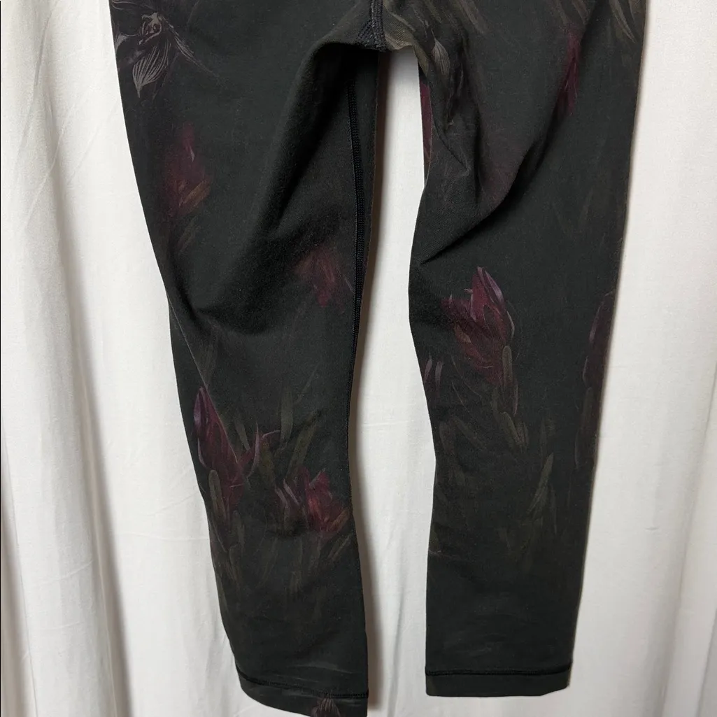 Lululemon Wunder Under Crop-Midnight Iris Multi / Black Size 4 - Image 9
