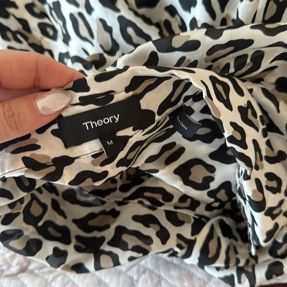Theory Leopard Print Silk Button Up Shirt Size Medium - Image 11