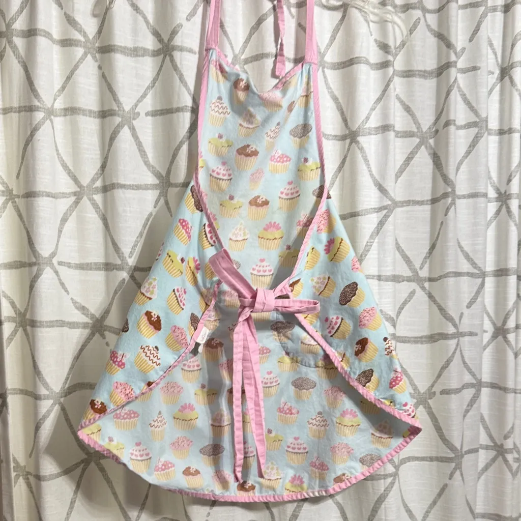 Colorful Cupcake Apron with Pink Accents - Image 10
