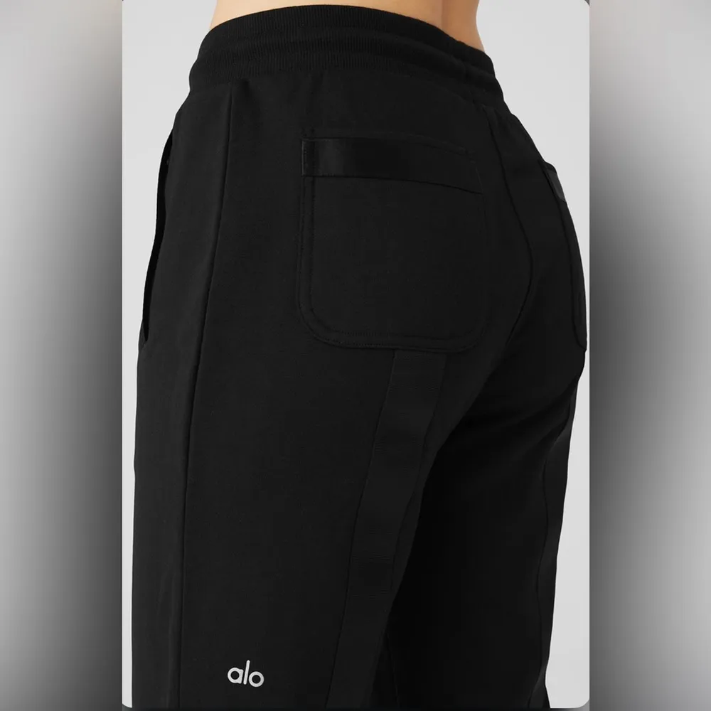 NWT Alo Yoga Nomadic Sweatpants in Black Front & Back Pockets Size S - Image 4