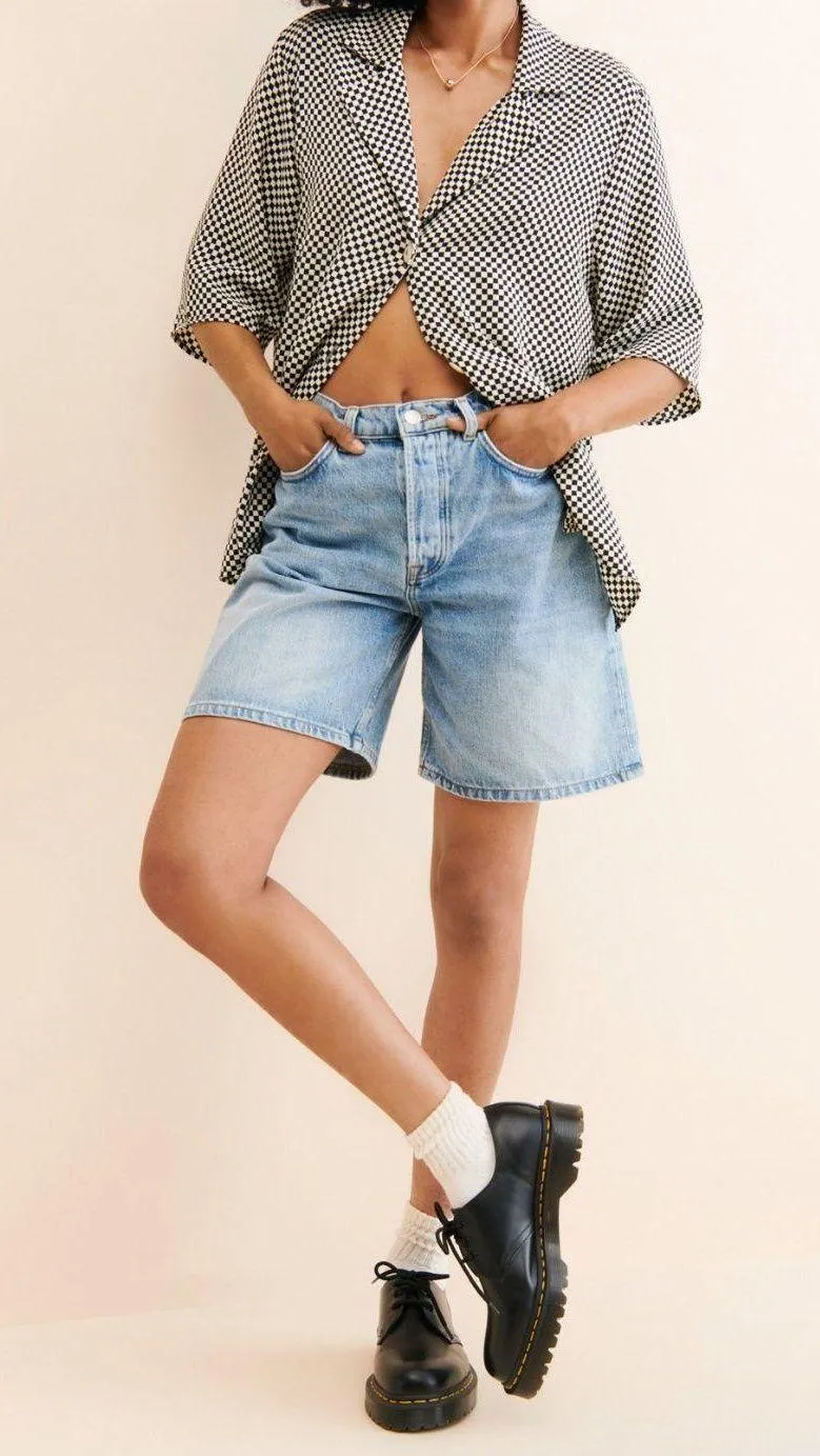 Relaxed Denim Shorts Blue Size 26 - Image 2