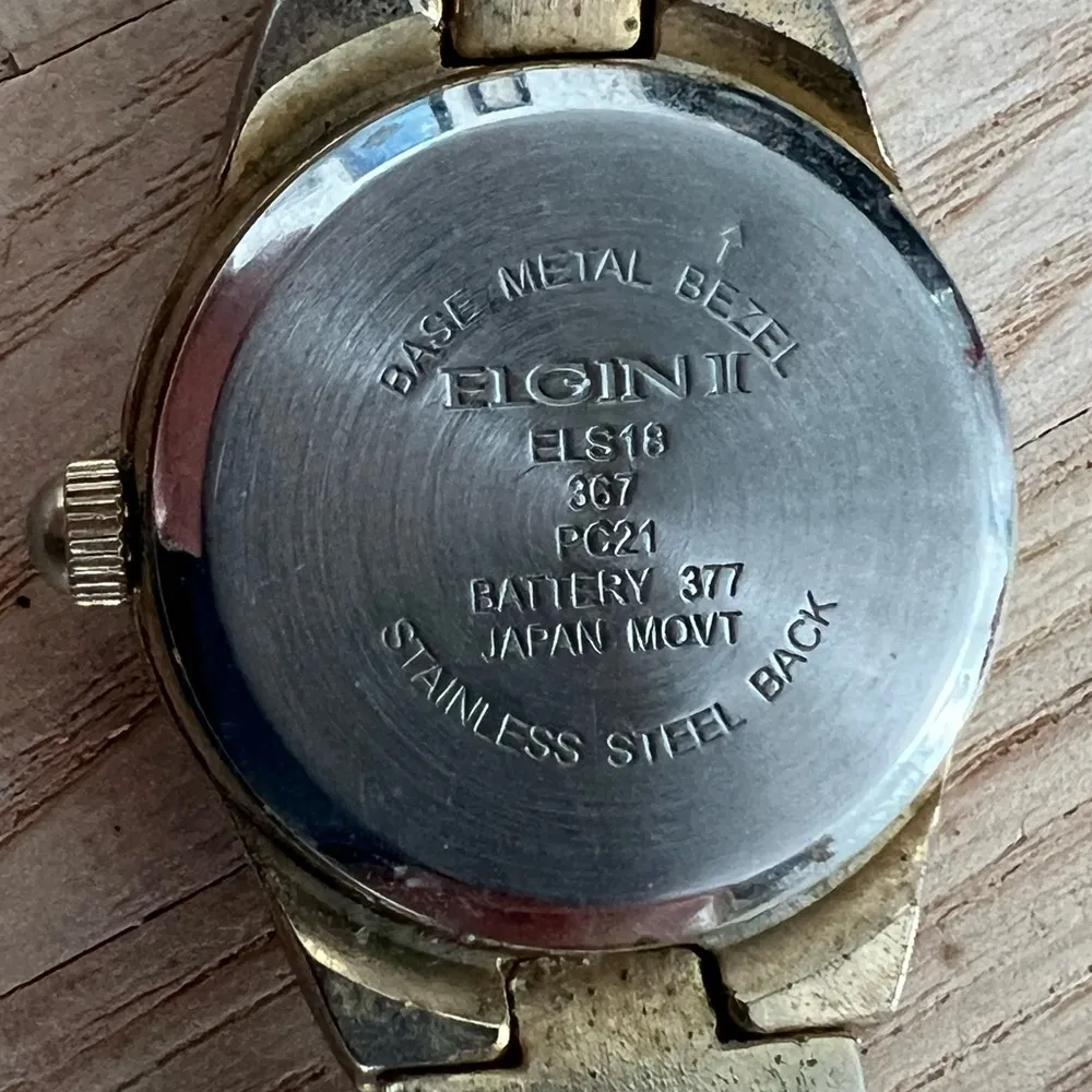 Elgin II Ladies Watch Crystals Gold Tone Purple Case and Gold Tone Dial - Image 7