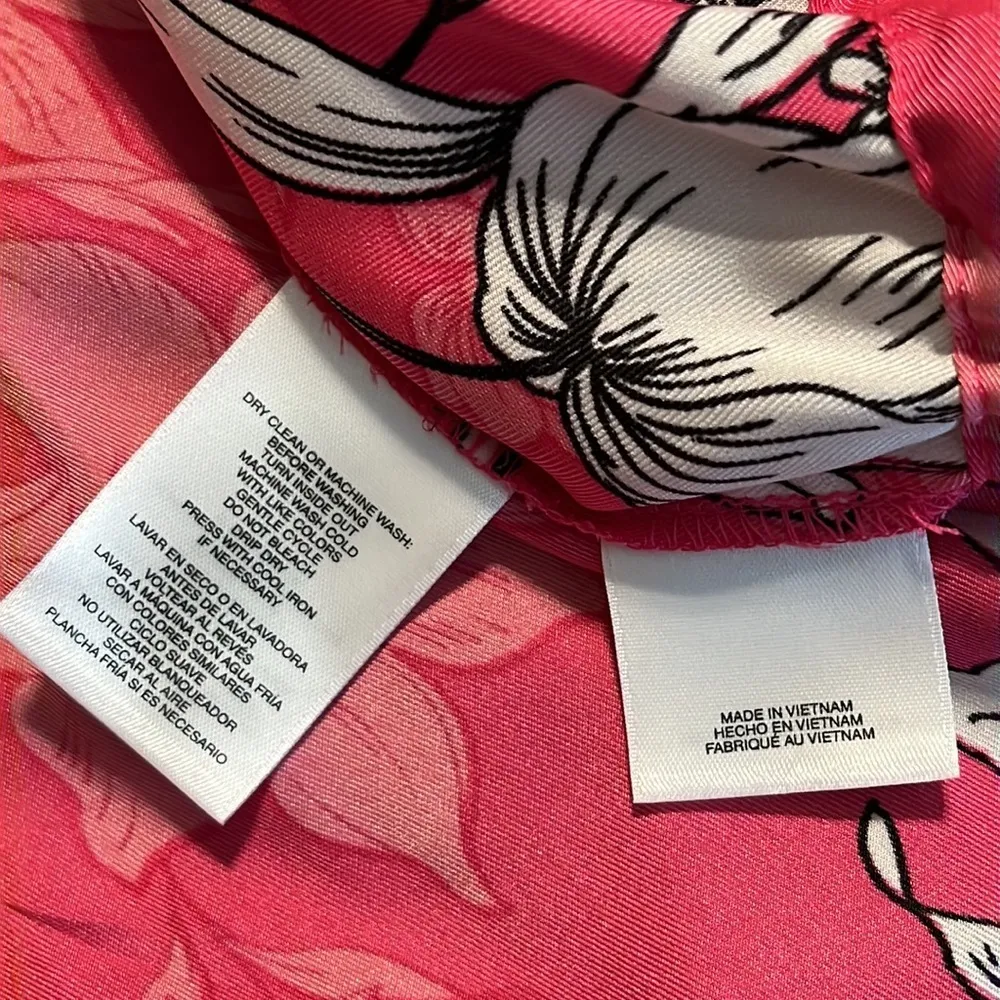 Nine West V-neck blouse 3/4 slv pink tulip black white floral magnolia springs - Image 8