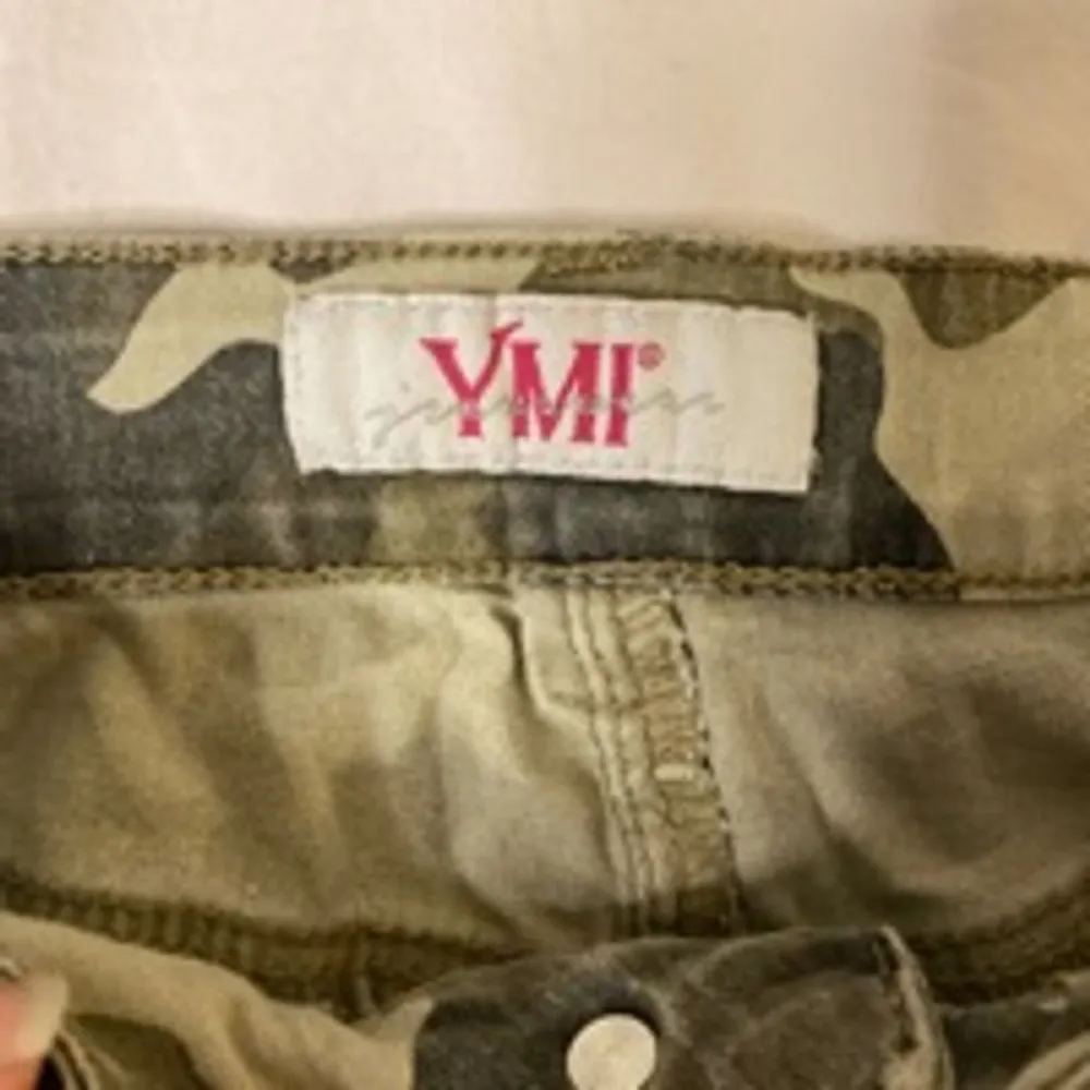 YMI Women's Green Camo Jean Shorts Size 5 - Image 7