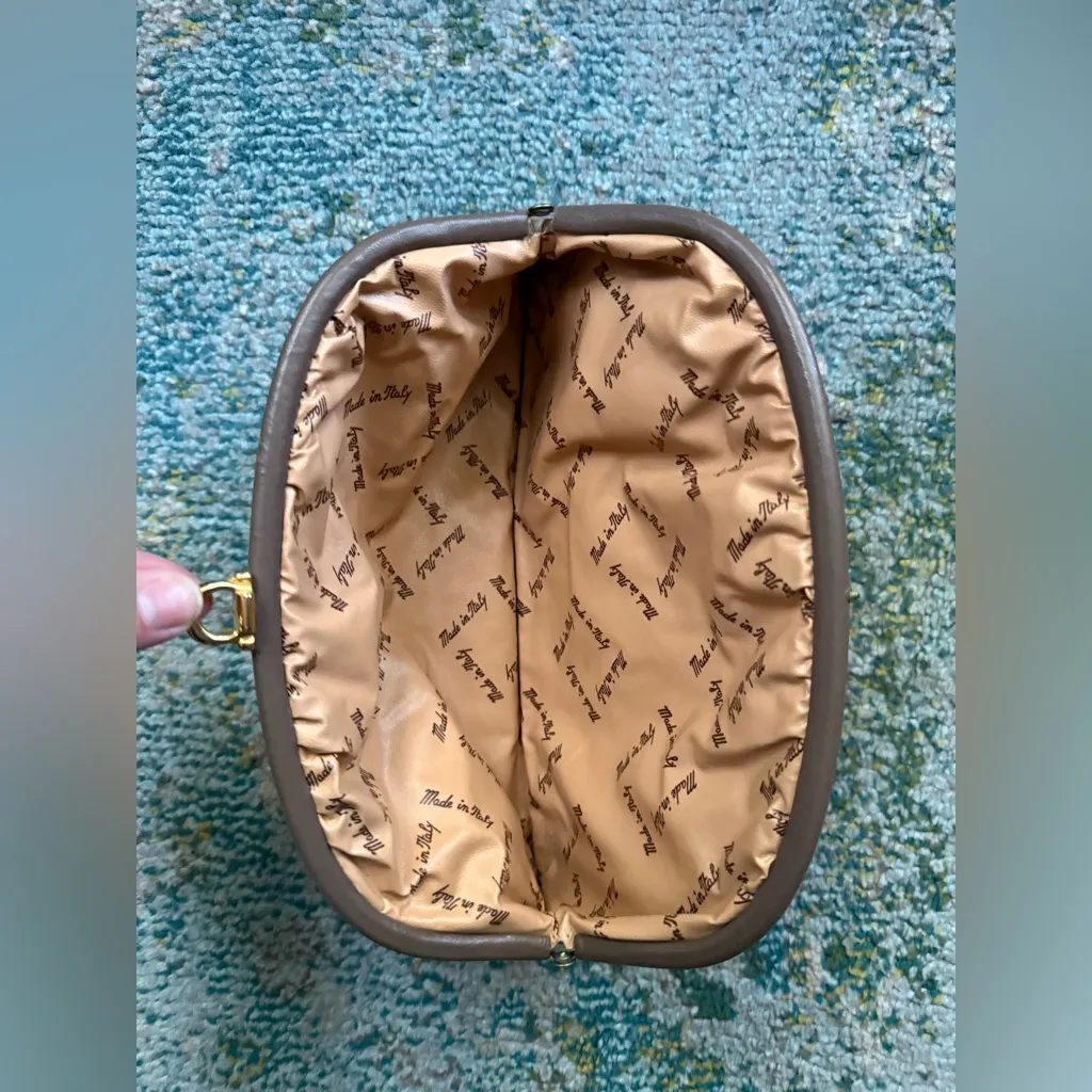 Vintage made in Italy brown suede ostrich leather frame clutch - Image 5