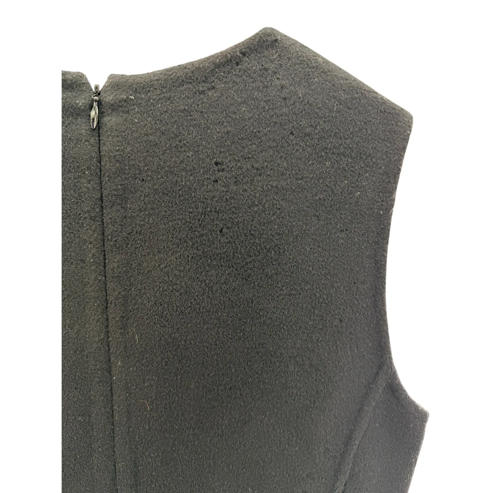 Carlisle Black Sleeveless Wool Shift Dress Pocket Detail Minimalist Sz 8 Flaw - Image 5