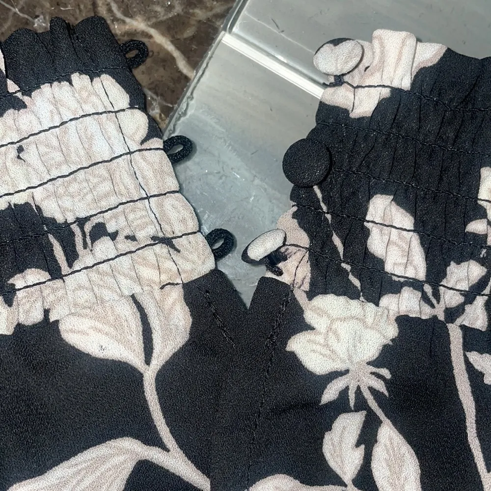 Nanette Lepore Black & Cream Floral print high low smocked dress NWOT - Image 8