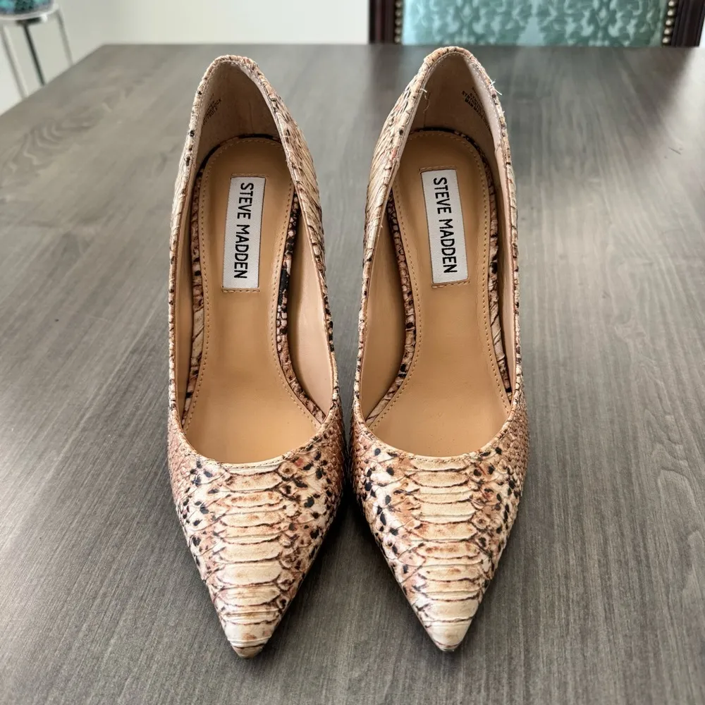 Steve Madden Evelyn Beige Snake stiletto Pointed Toe Pumps heels size 5 - Image 3