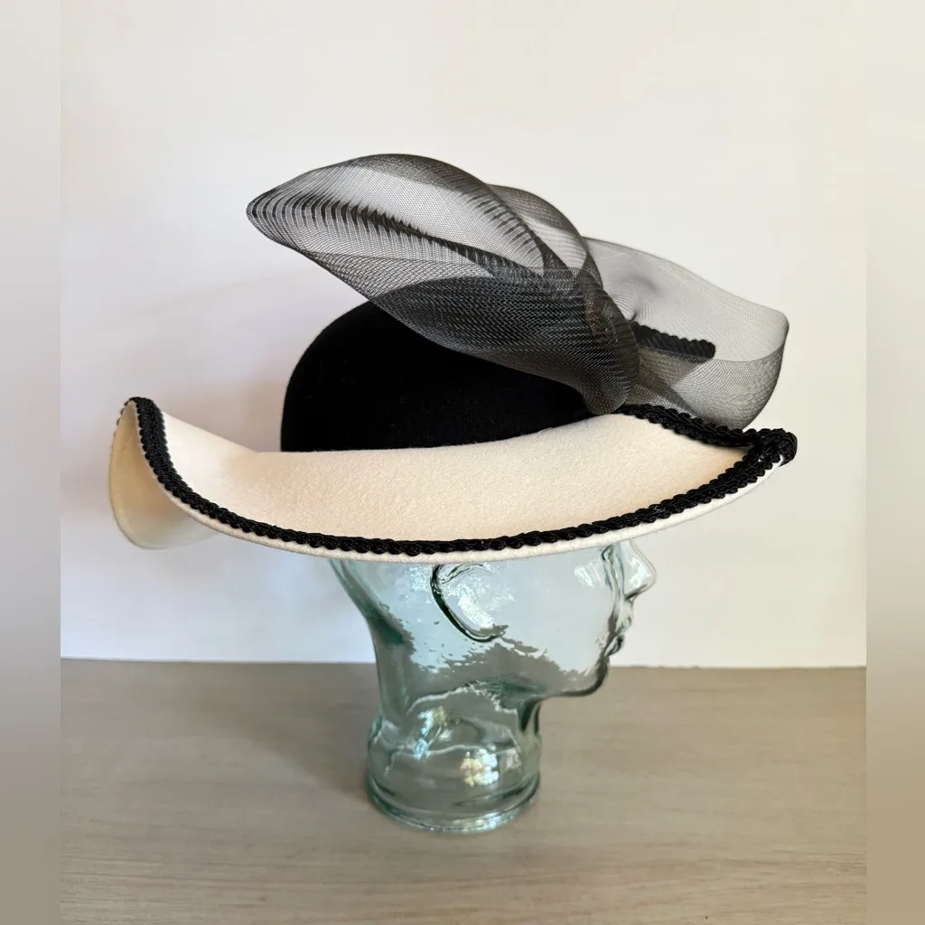 VTG 1950s Black White Wool Felt Sculptural Cocktail Hat Fascinator Derby Church - Image 2
