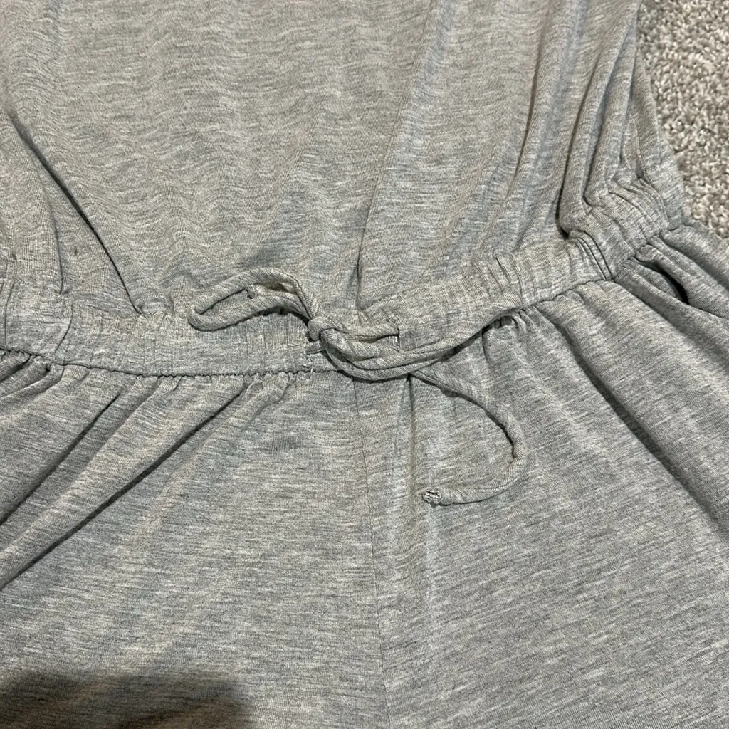 Pink Lily  Gray‎ Ruffle Short Romper size small - Image 3